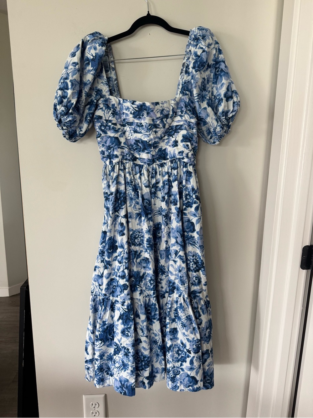 Abercrombie & Fitch Blue Floral Puff-Sleeve Midi Dress - Picture 2 of 4